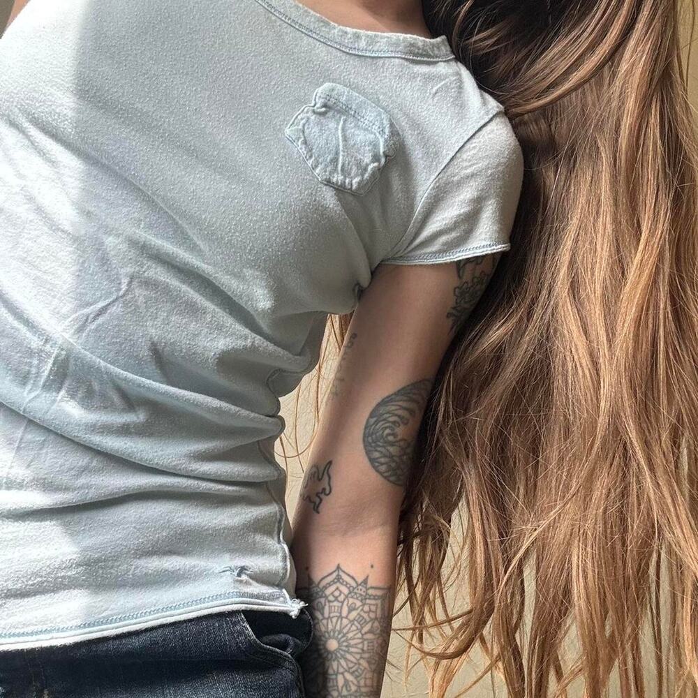 Y2K Hollister Pale Blue Pocket T-Shirt Medium Basic Surf Beach Spring Summer